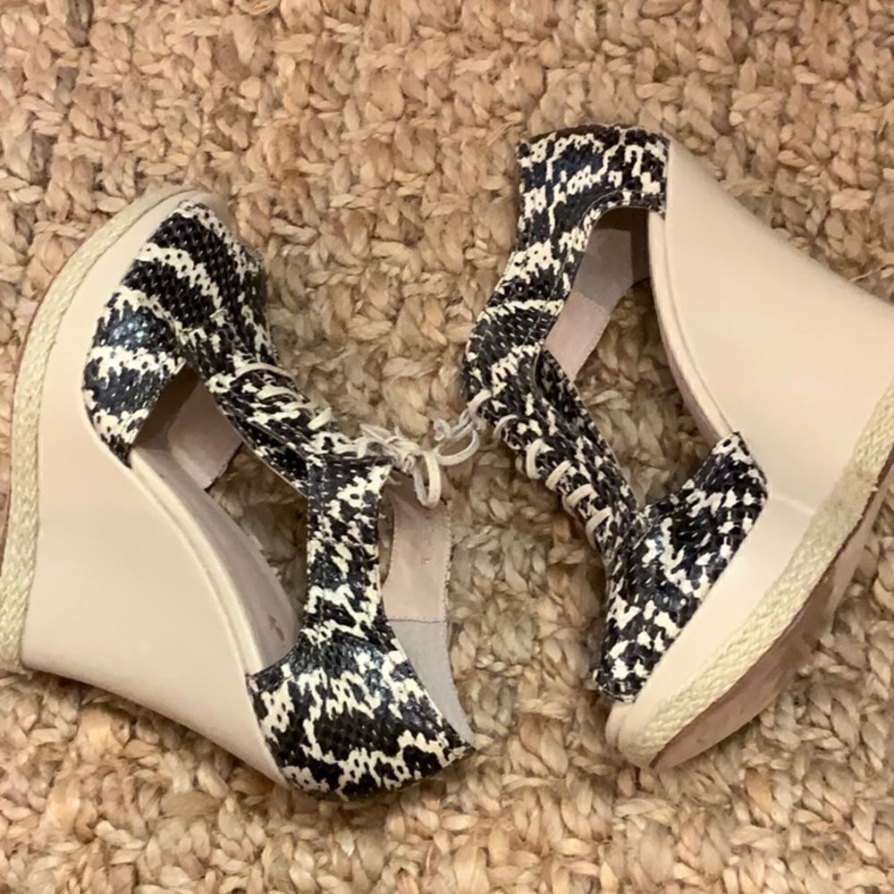 Plomo Esther Wedge Snakeskin T-Strap Sandal 9/39 - Picture 8 of 15